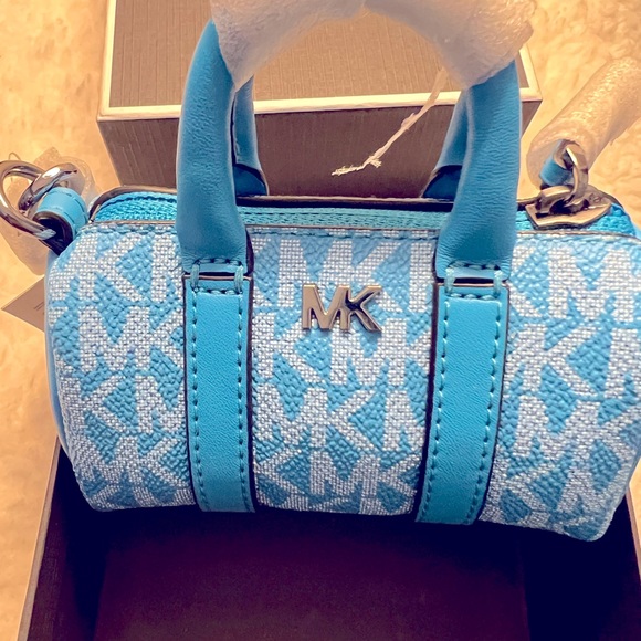 Michael Kors Micro Duffle Key fob - Picture 3 of 4